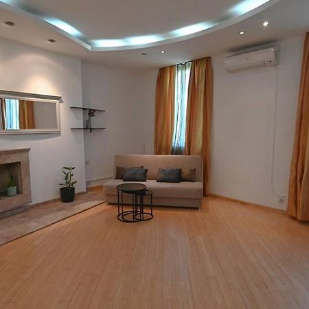 Classic Apt. On Liberty Square Tbilisi Exterior foto