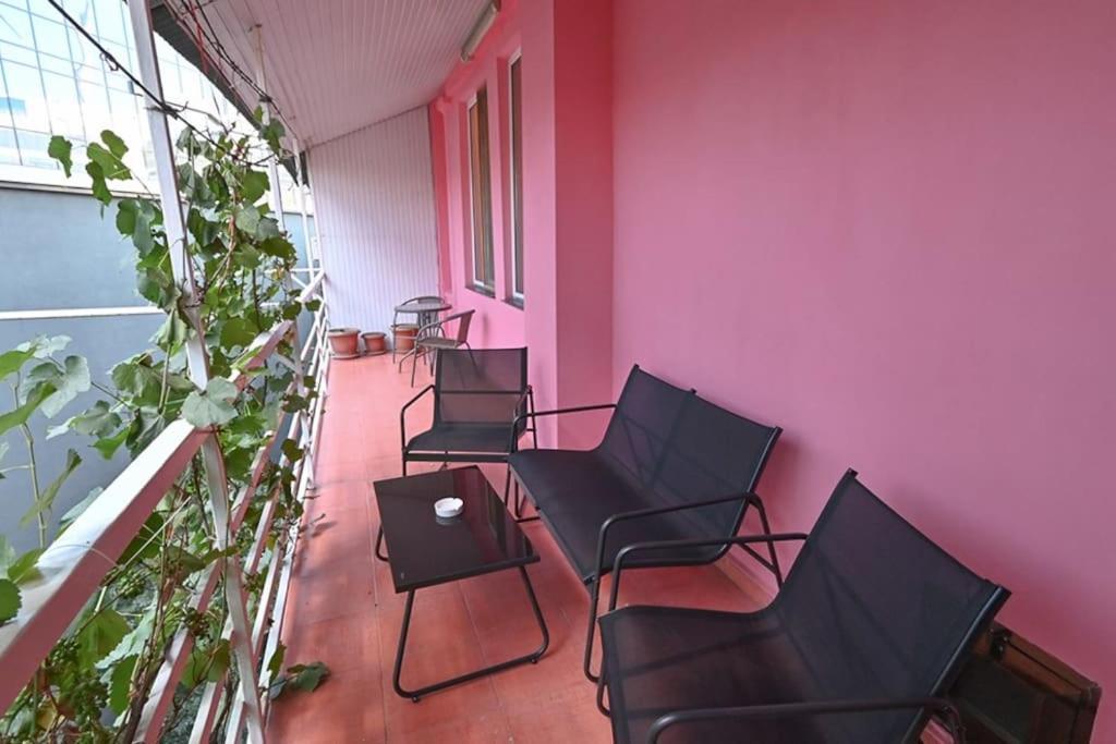 Classic Apt. On Liberty Square Tbilisi Exterior foto