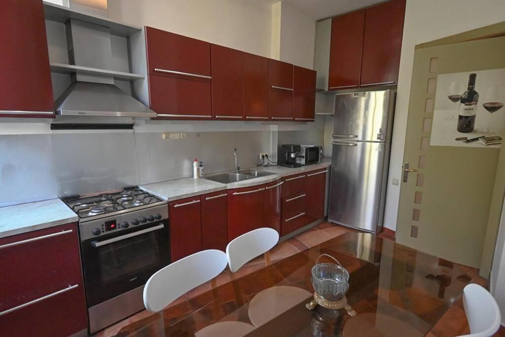 Classic Apt. On Liberty Square Tbilisi Exterior foto